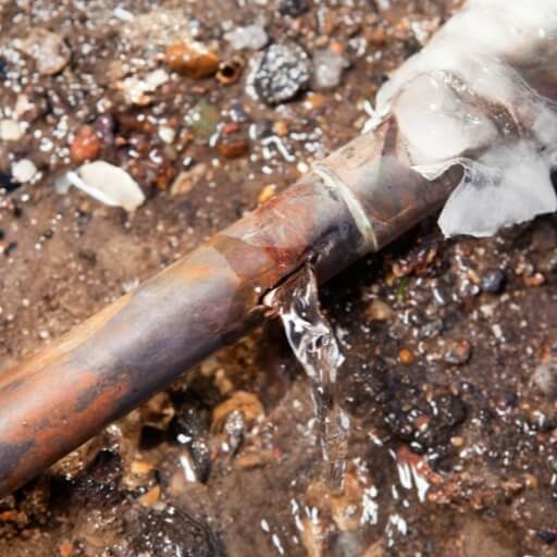 Elfagyott vízvezeték javítása